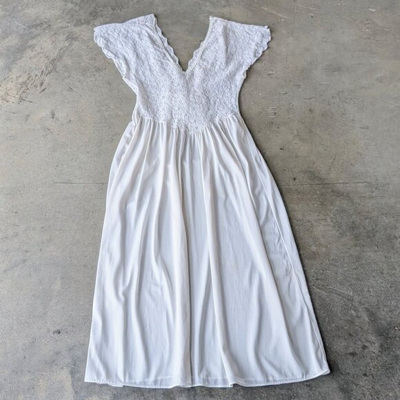 Vintage Cinema Etoile White Lace V-Neck Midi Length Night Gown - Picture 5 of 5